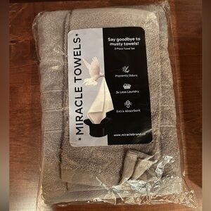 BRAND NEW Miracle Towels 3 Piece Towel Set Gray